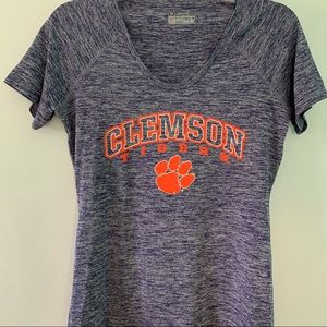 ❌SOLD❌Clemson under armour v-neck T-shirt